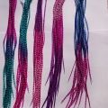 5 plumas tie n dye rayadas 25-32 cm